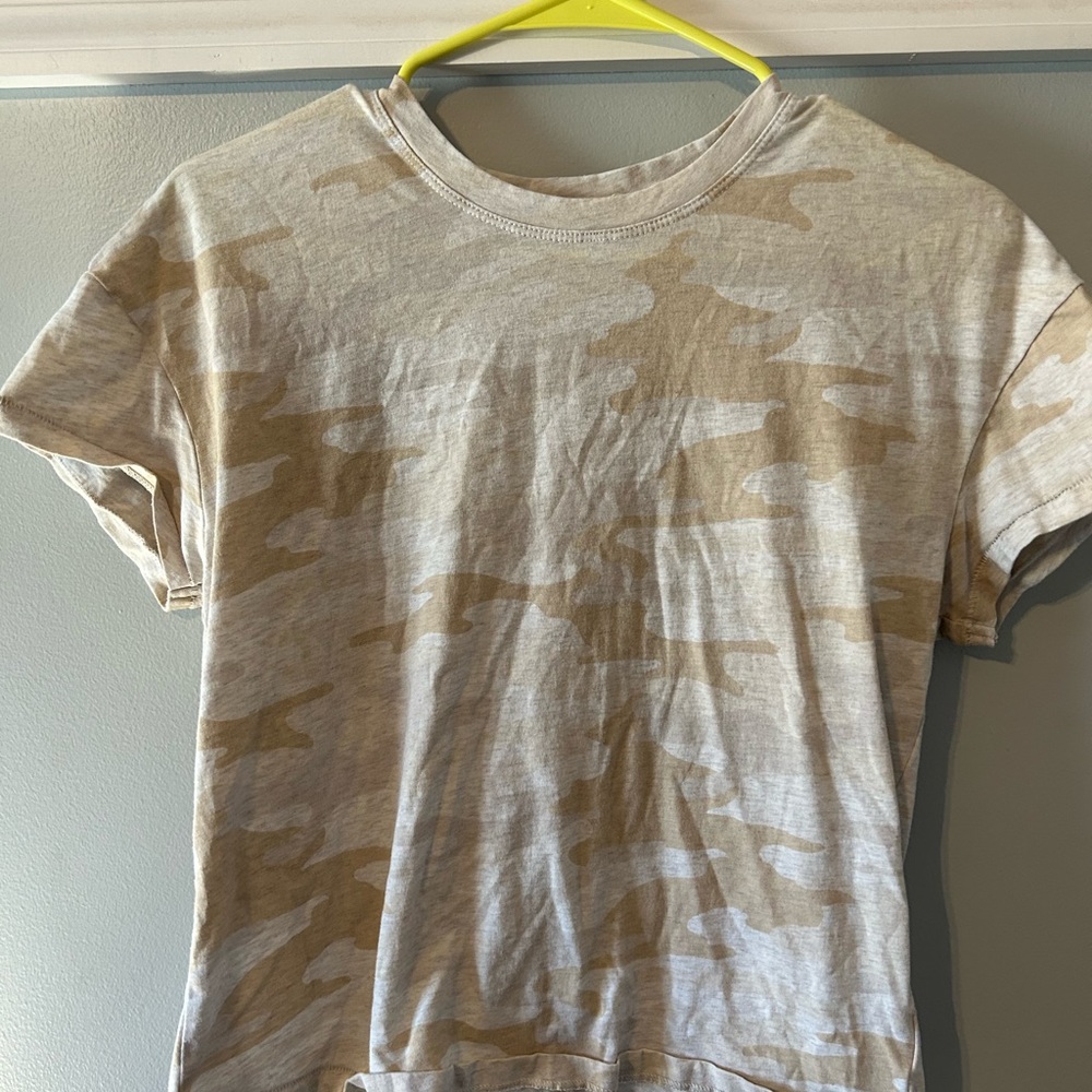 Buckle top